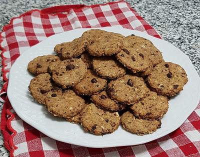 Biscotti integrali con cioccolato avena e semi di lino