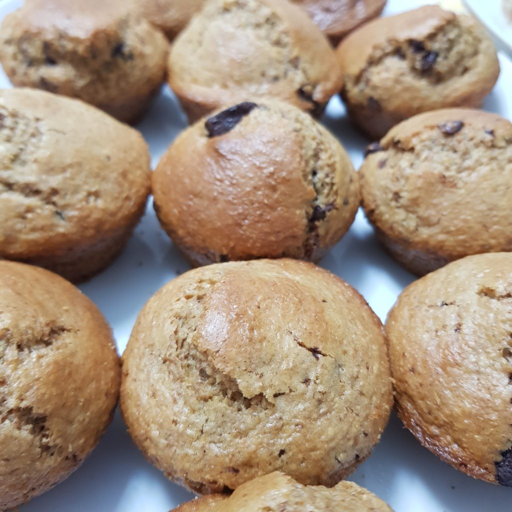 Muffin integrale con gocce di cioccolato fondente